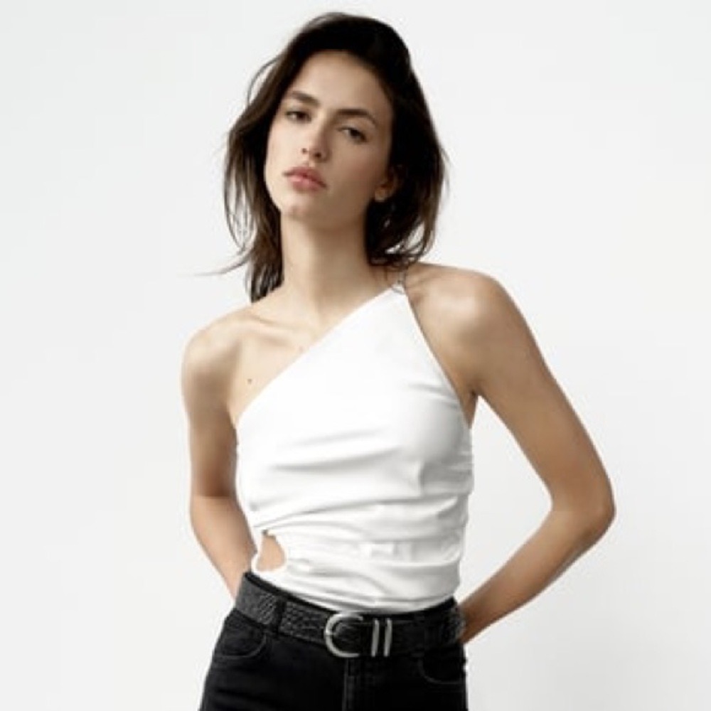 🎉🎉🎉Host Pick🎉🎉🎉 ZARA JEWEL STRAP ASYMMETRIC TOP SIZE L